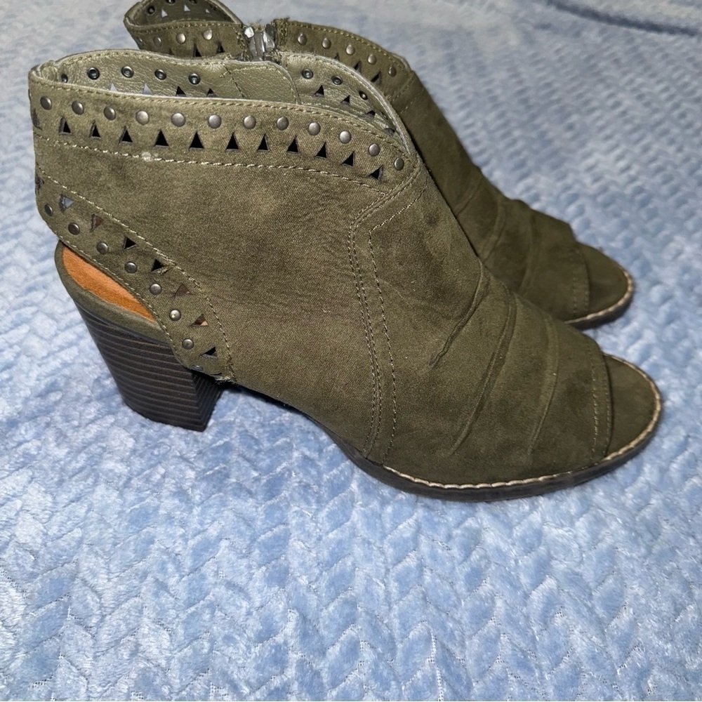 Sanoma Good For Life Boho Olive Faux Suede Open Toe Bootie Slip On Size 9M EUC